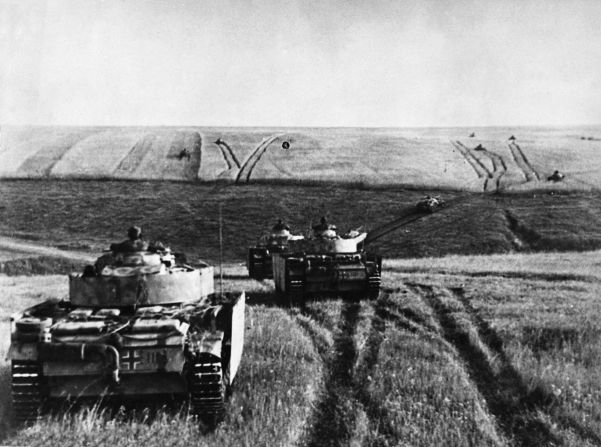 Panzer IVs at Kursk