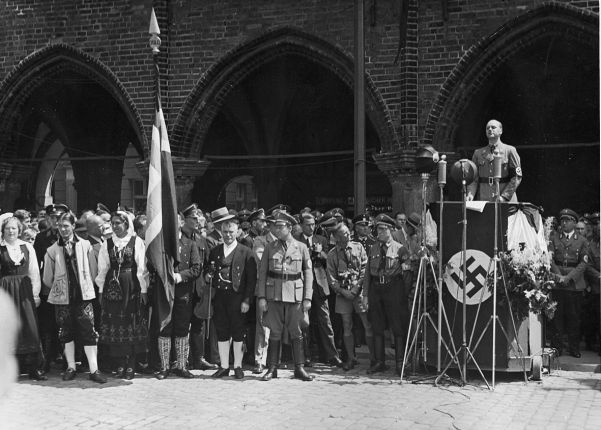 Alfred Rosenberg, Nazi racial philosopher, giving an anti-Semitic speech. Many Nazis regarded him as a crank.
